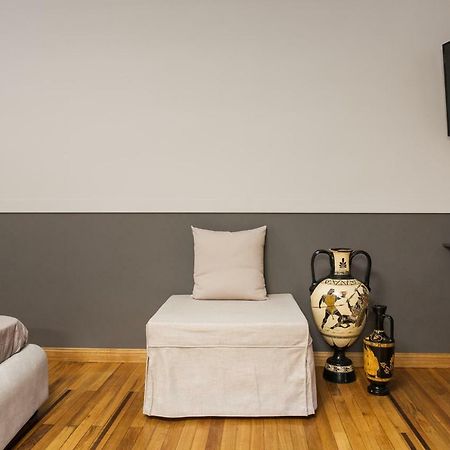 Step One | Luxury Suites Right In The Heart Of Acropolis Next To Metro Station Atény Exteriér fotografie
